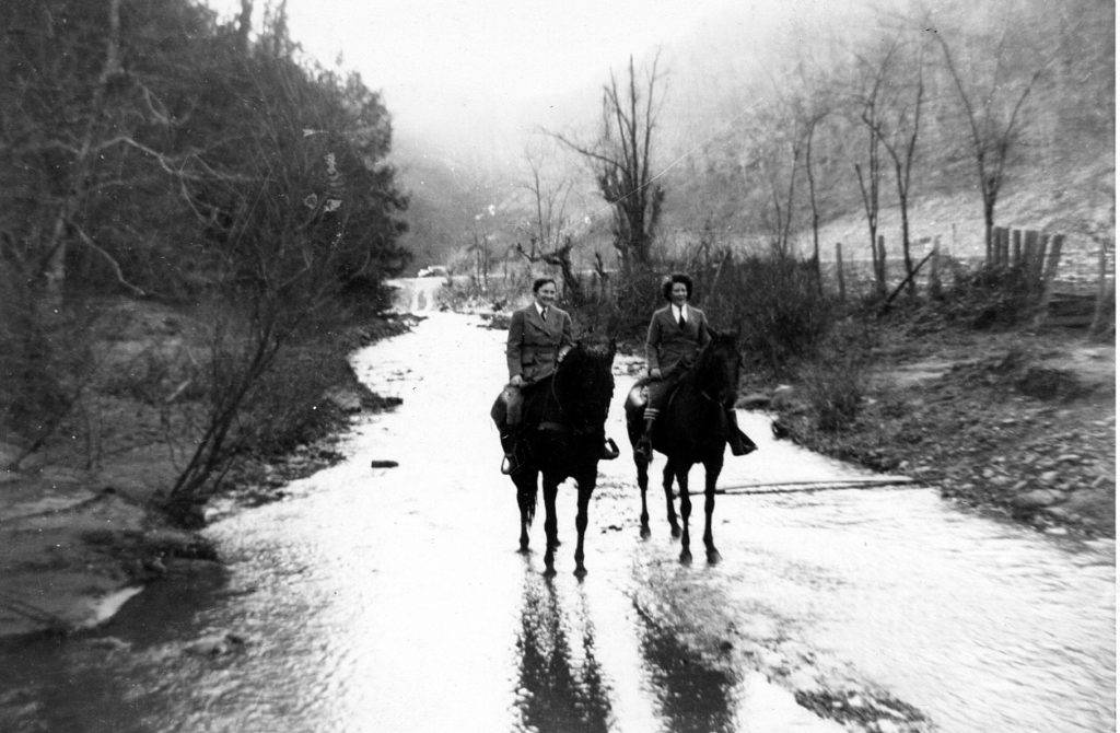 Two midwives on horses (courtesy of the Frontier Nursing Service)
